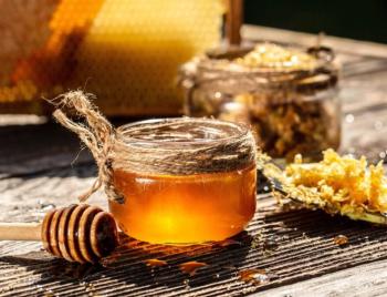 Mật ong bị đóng đường là mật ong giả?
